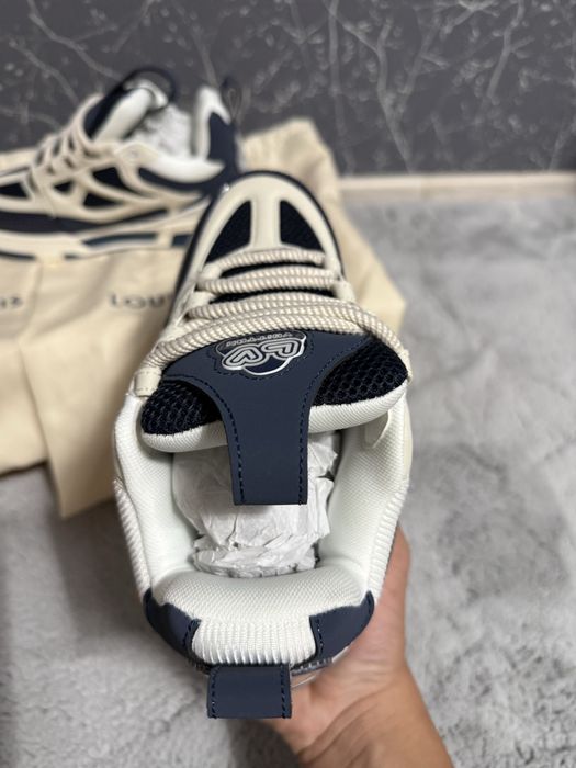 Louis Vouitton skate blue