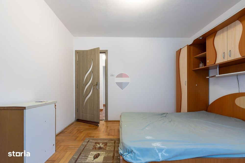 Apartament spațios cu 3 camere, etaj 1 – Strada Ștefan cel Mare