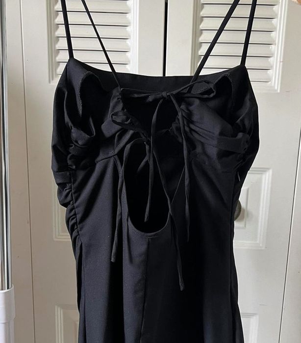 Rochie neagra zara marimea s