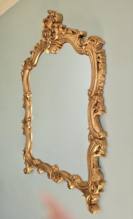 Pat tapitat + noptiera+ oglinda