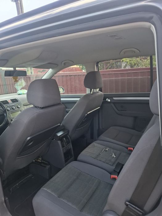 Vând vw Touran 2007 1.9tdi