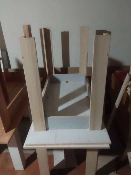 Столы .  Цвета и размеры разные.