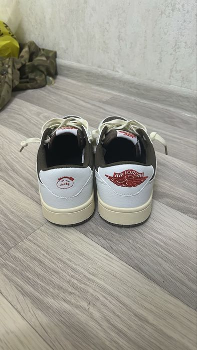 Nike Air Jordan 1 Low x Travis Scott "Reverse Mocha