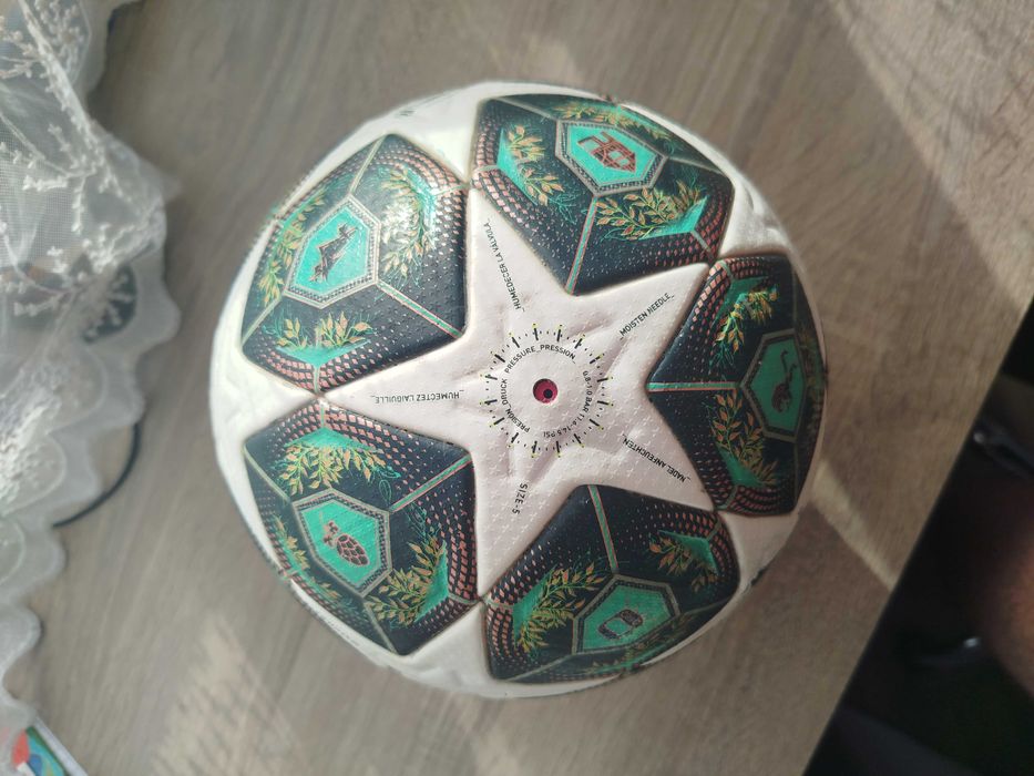 Футболна топка Adidas 24/25 Champions league