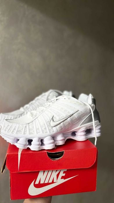 Nike shox alb mărimea 42