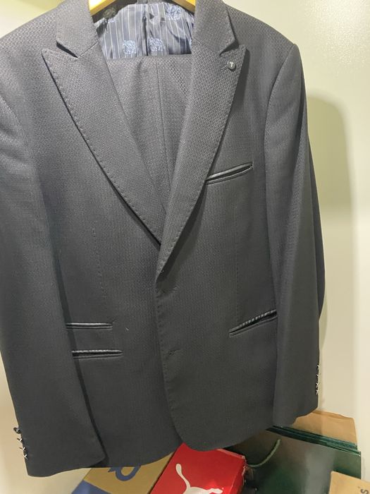 Продается костюм