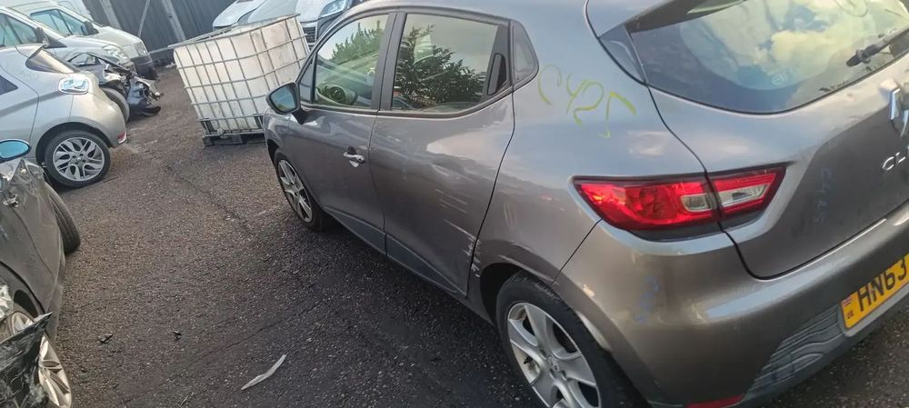 Dezmembrari / Dezmembrez Renault Clio 4 1.2 D4F (343) cutie viteze manuală cod culoare TEKNG