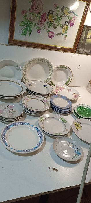 Продам тарелки разного размера.