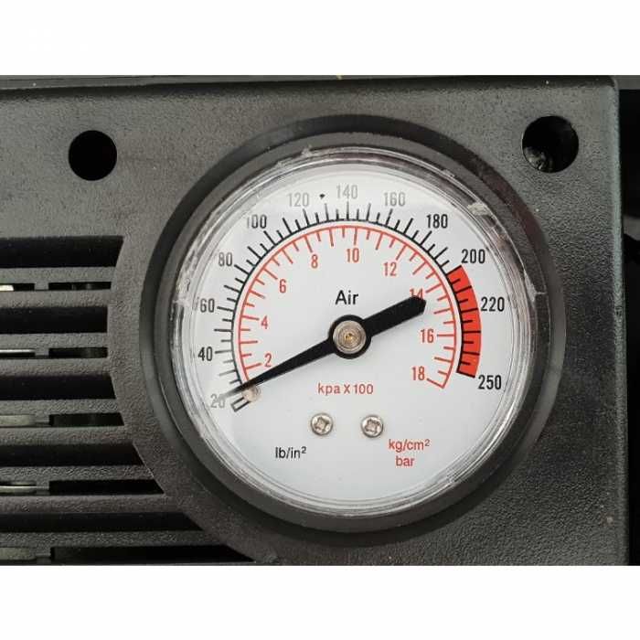 Комеплкт Автомобилен Компресор В Куфар, Манометър, 12V