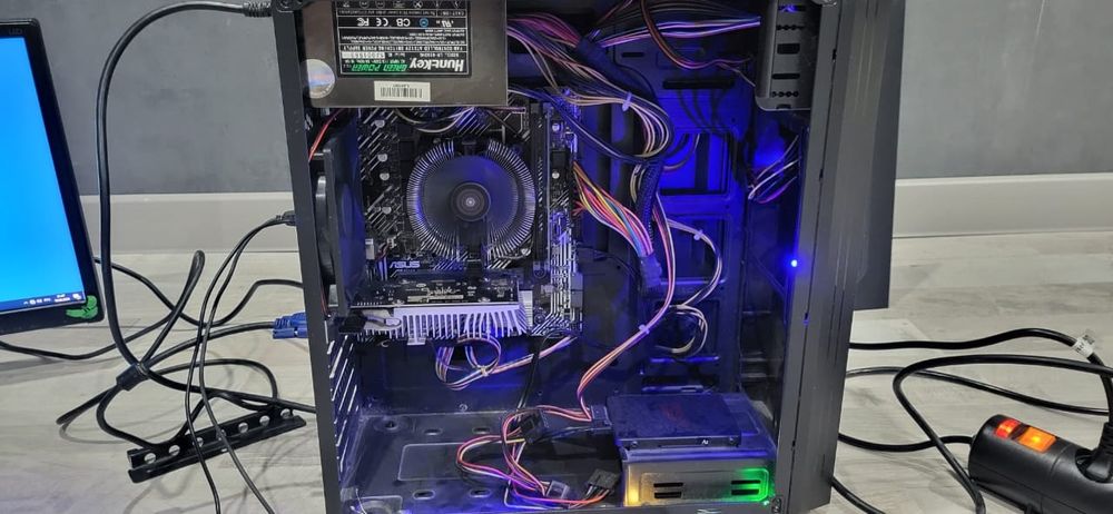 Продам компьютер с монитор клавиатура мышь