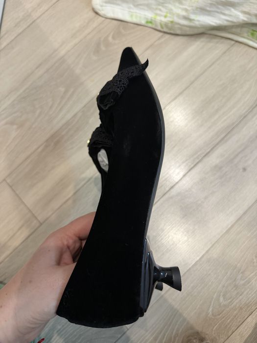 Новые туфли 38 размер, каблук 3 см