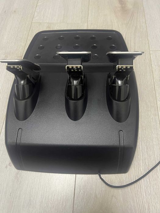 Volan Logitech G923 Trueforce pentru PS5, PS4 and PC