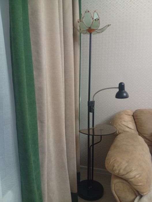 Напольный светильник