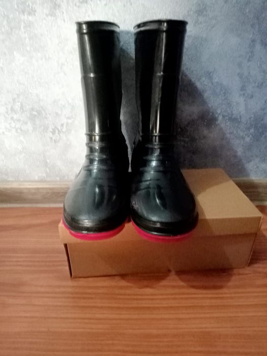 Резиновые сапоги
