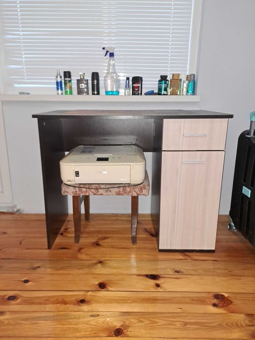 Бюро с шкаф и чекмедже