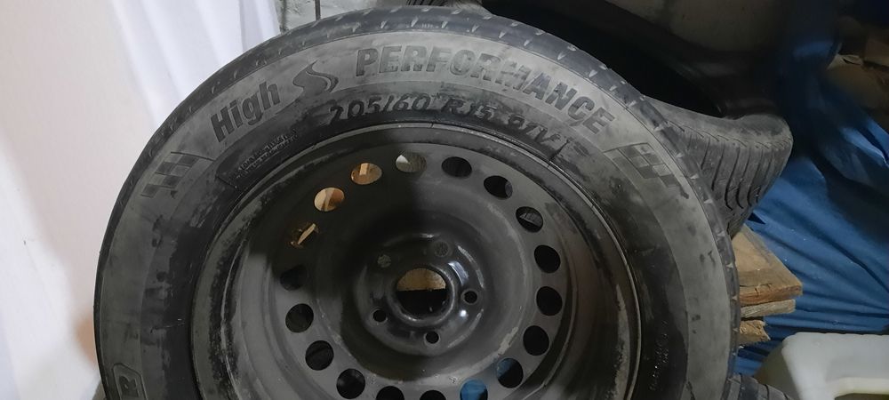 Se vând 2 jante 5x112 R15
