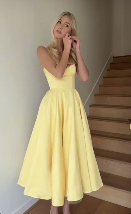 Платье желтое миди