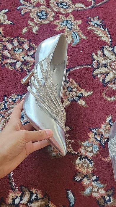 Продаю обувь новая