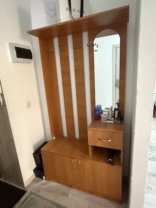 Продаётся шкаф в прихожую