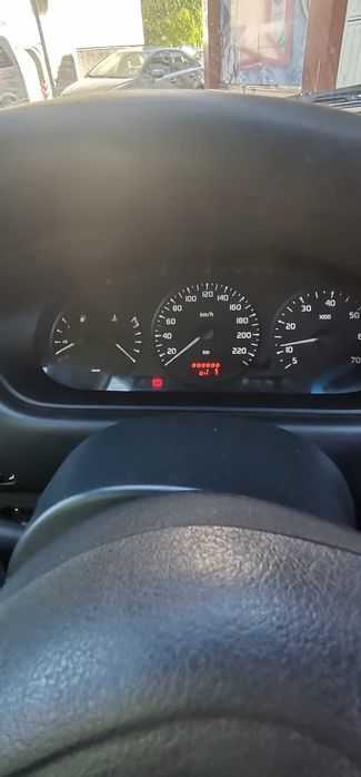 Рено меган сеник 99г 1,6 90к газ бензин