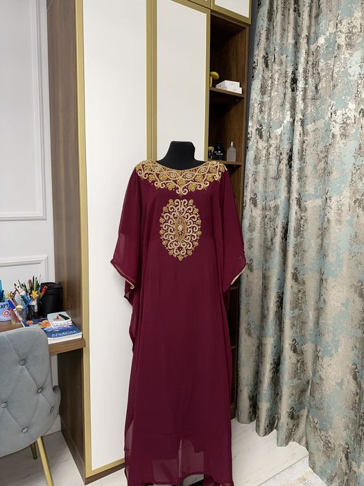 Арабская абая, вечернее платье