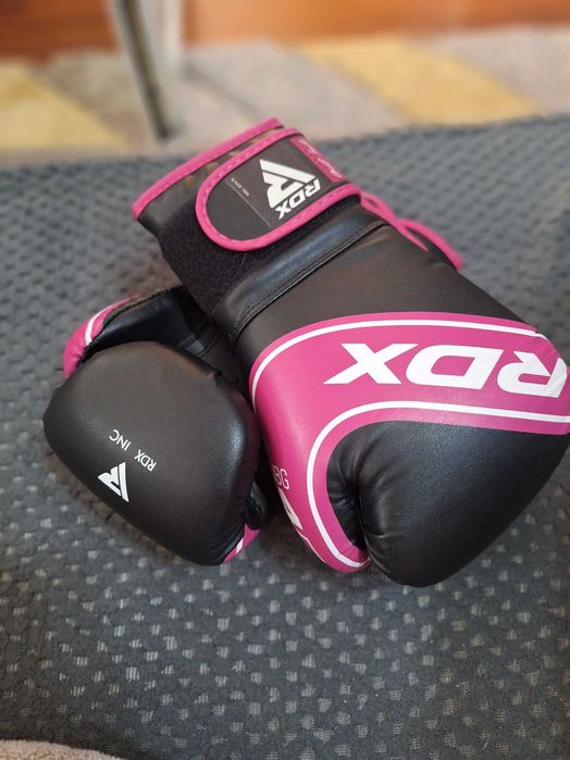 Боксови ръкавици 6-ца + маратонки за  бокс