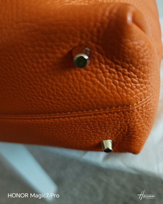 Чанти Furla модели  Essential и Sofia, големи размери