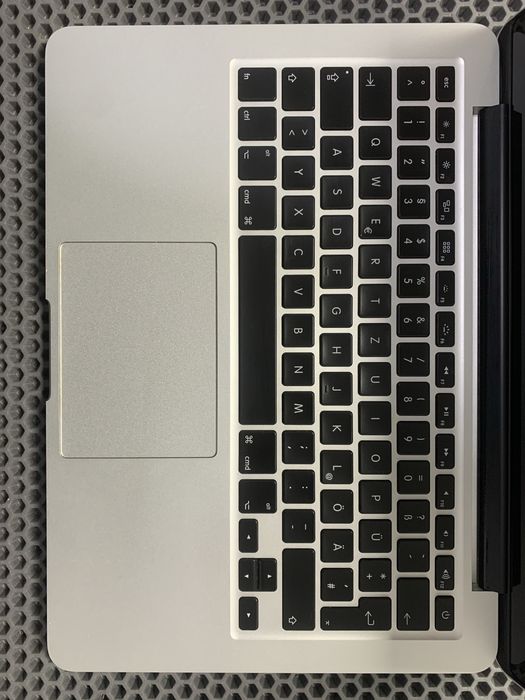 Macbook pro 13 2015 Retina. Ssd 256gb.