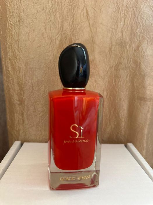 Продам парфюм Giorgio Armani Si
