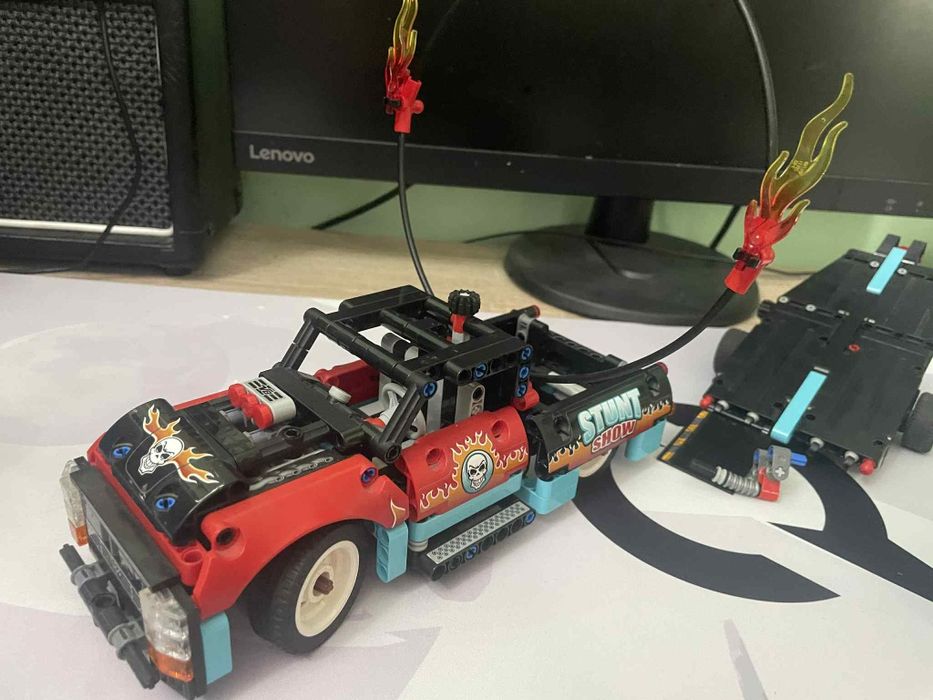 Lego Tehnic Camion și Motocicleta