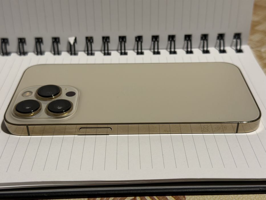 Iphone 13 pro - перфектен