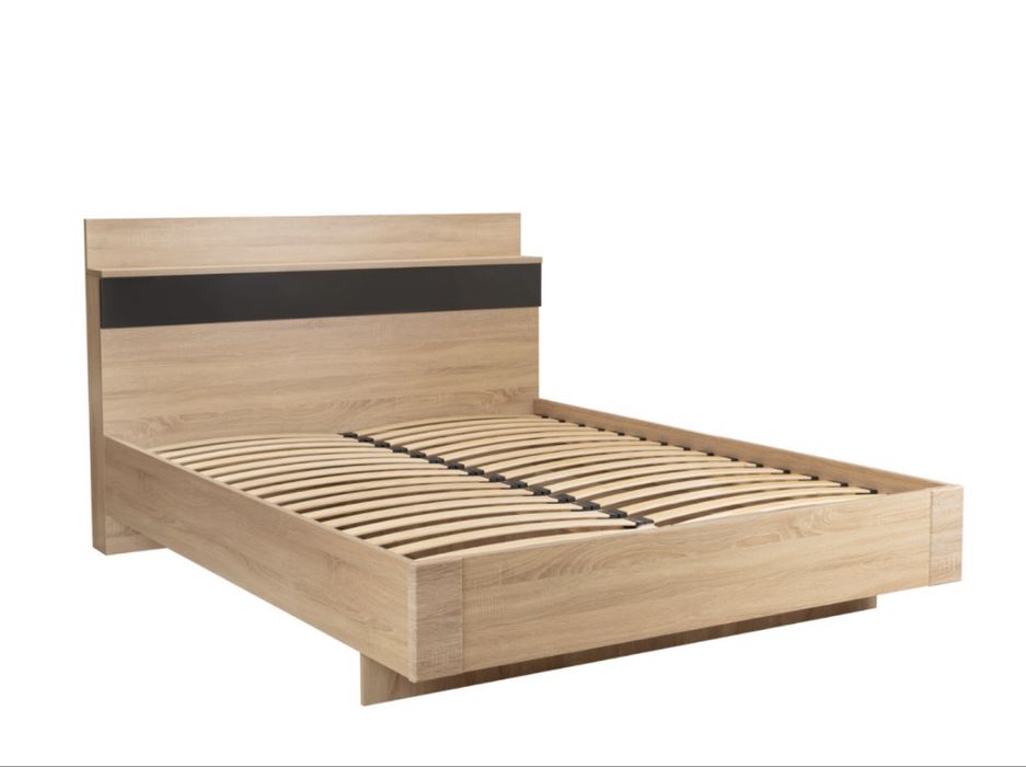 Кровать с матрасом