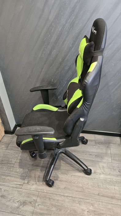 Гейминг стол Genesis - Nitro 550, черен/зелен