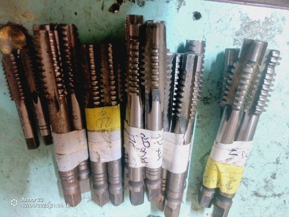 Мечики трапециевидной,ленточной резьбой