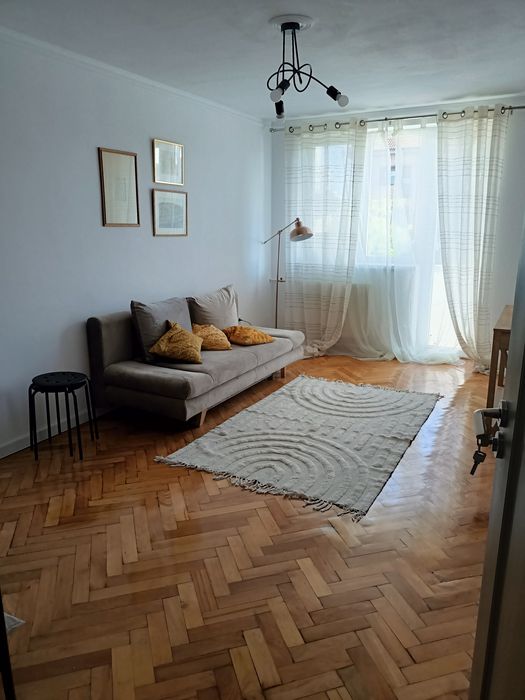 Ofer inchiriere apartam 2 camere, complet renovat ultracentral