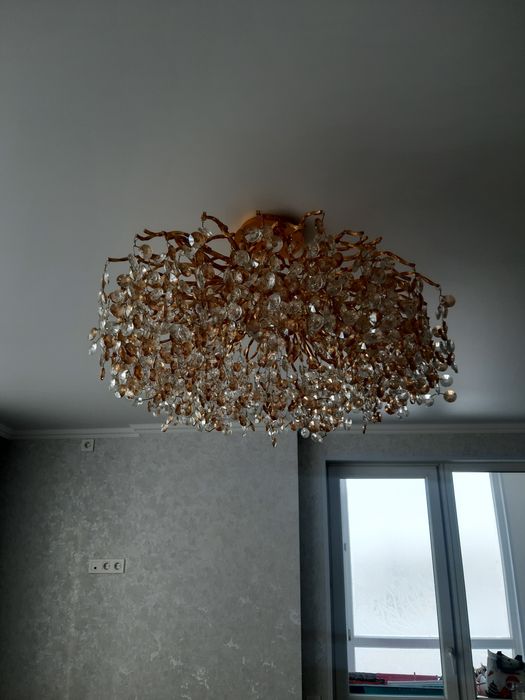 Продам люстру новую