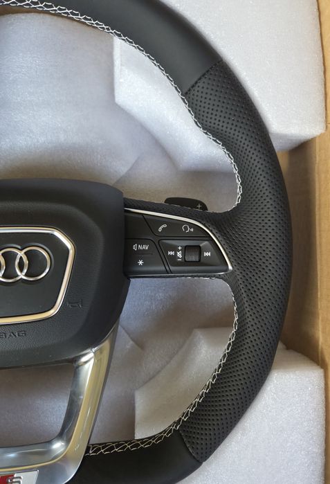Спортен рязан волан от перфорирана кожа за Ауди А4 Б9 А5 Audi A4 B9 A5 тунинг С-лайн визия