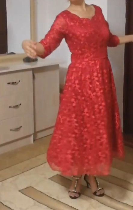 Костюм юбка, платья