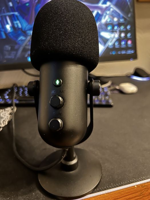 Razer seiren v2 pro