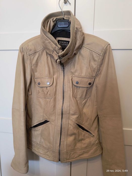 Geaca de piele crem Bershka