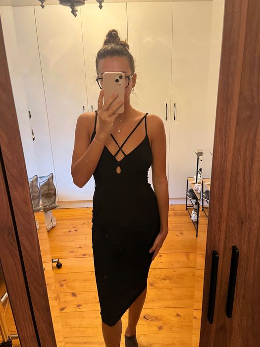 Rochie neagra de la Mango
