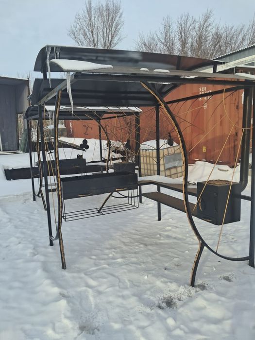 Металлическая беседка