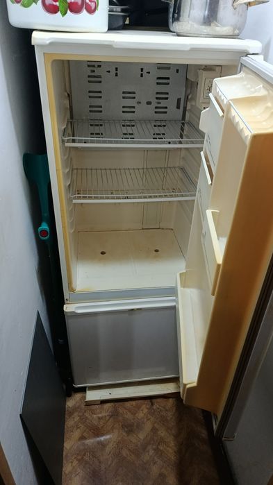 Продам холодильник