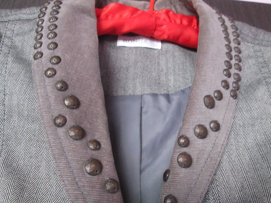 vesta dame Bonita deosebita 40