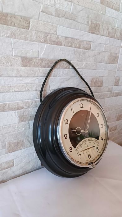 Руски стенен часовник - Маяк с термометър и хигрометър - USSR - 1970г.