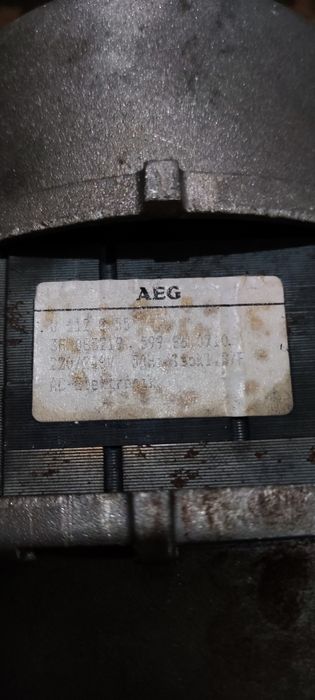 Електромотори за пералня и перални Whirlpool за части.