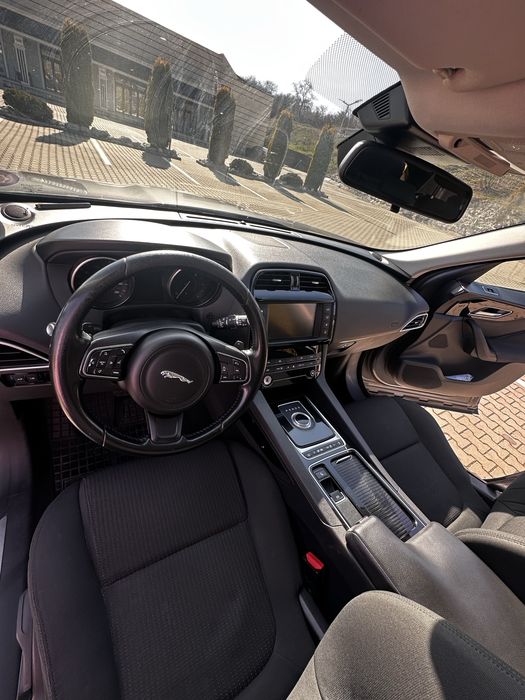 Se vinde Jaguar F-Pace