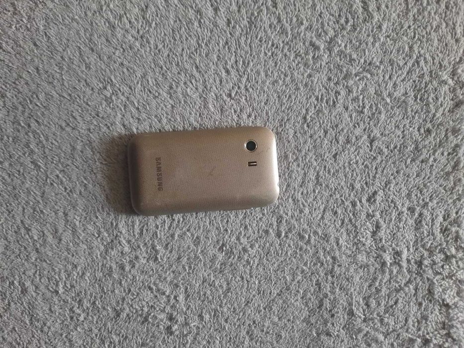 Продам кнопочный телефон