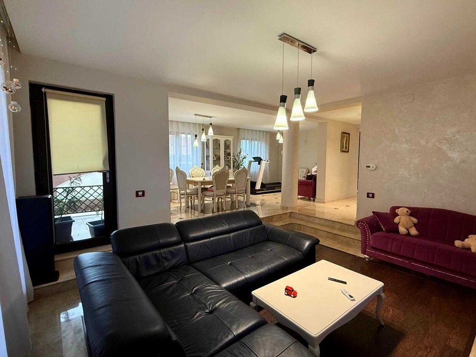 Casa ,Vila langa padure ,teren + livada 4500mp, JACUZZI, Panouri 10kw