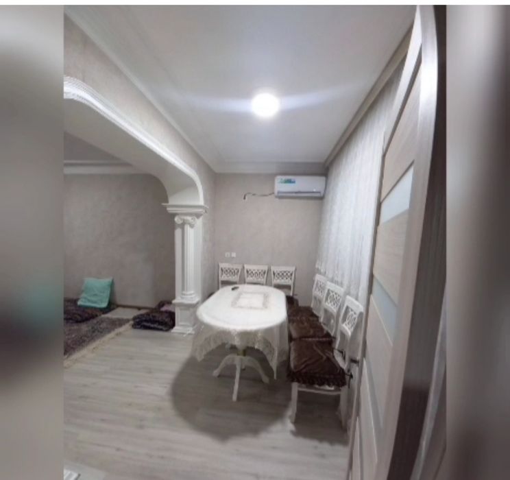 Квартира сотилади.